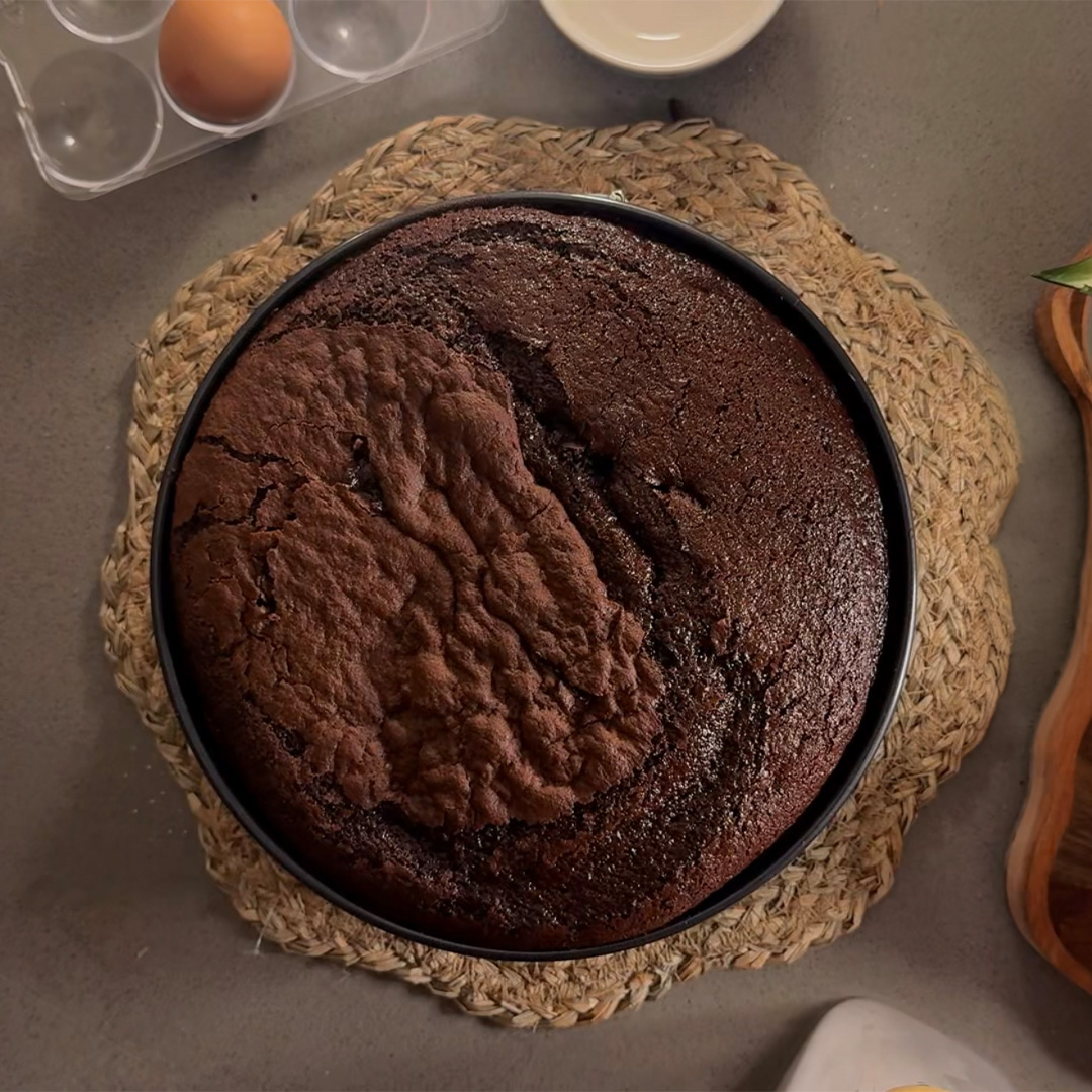 Deep-Pan Rich Chocolate Cake