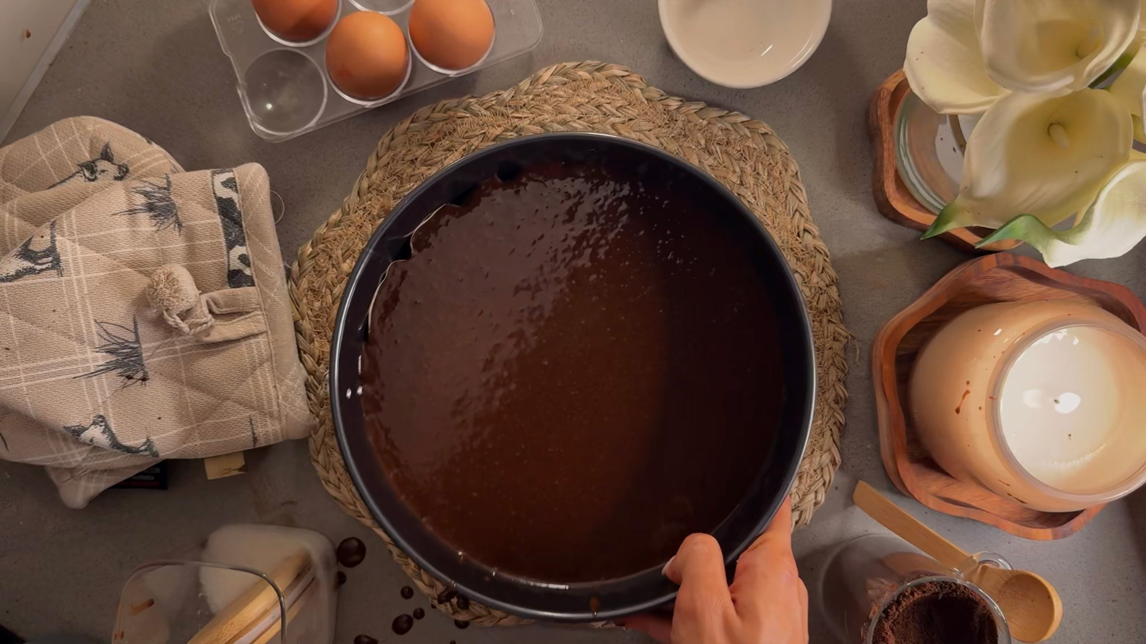 Deep-Pan Rich Chocolate Cake step 8